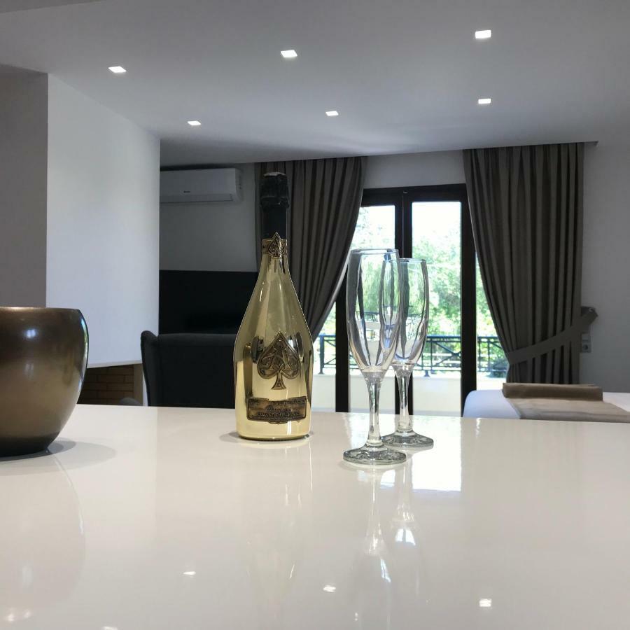 The Little Prince Luxury Suites Ypsos Zewnętrze zdjęcie