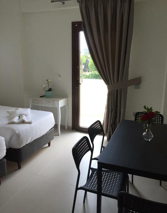 The Little Prince Luxury Suites Ypsos Zewnętrze zdjęcie